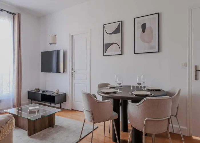 Parisian Charm Elegant 1-bedroom Daire
